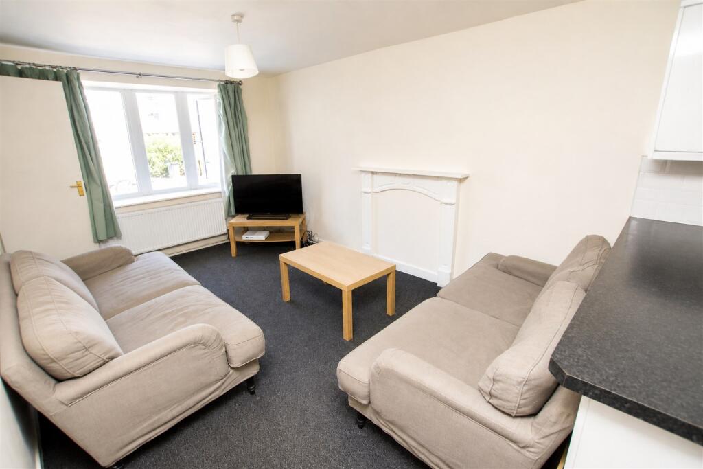 7 bed Detached for rent in Birmingham. From Oakmans Estate Agents - Student Lettings 7 bed Detached for rent in Birmingham. From Oakmans Estate Agents - Student Lettings