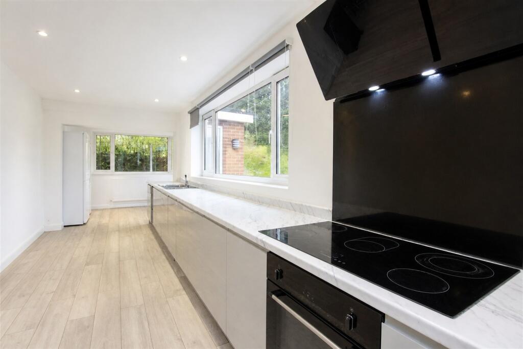 5 bed Detached for rent in Birmingham. From Oakmans Estate Agents - Student Lettings