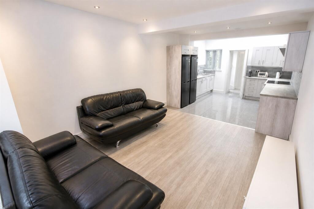 7 bed Detached for rent in Birmingham. From Oakmans Estate Agents - Student Lettings