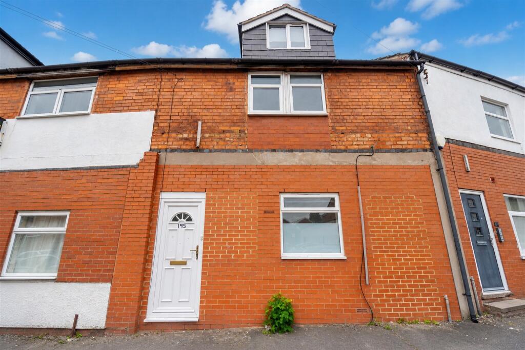 6 bed Detached for rent in Birmingham. From Oakmans Estate Agents - Student Lettings