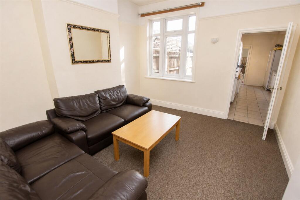 7 bed Detached for rent in Birmingham. From Oakmans Estate Agents - Student Lettings