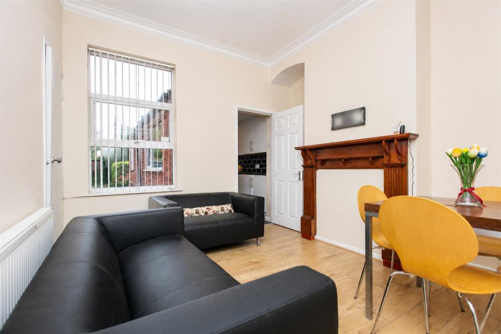 5 bed Detached for rent in Birmingham. From Oakmans Estate Agents - Student Lettings
