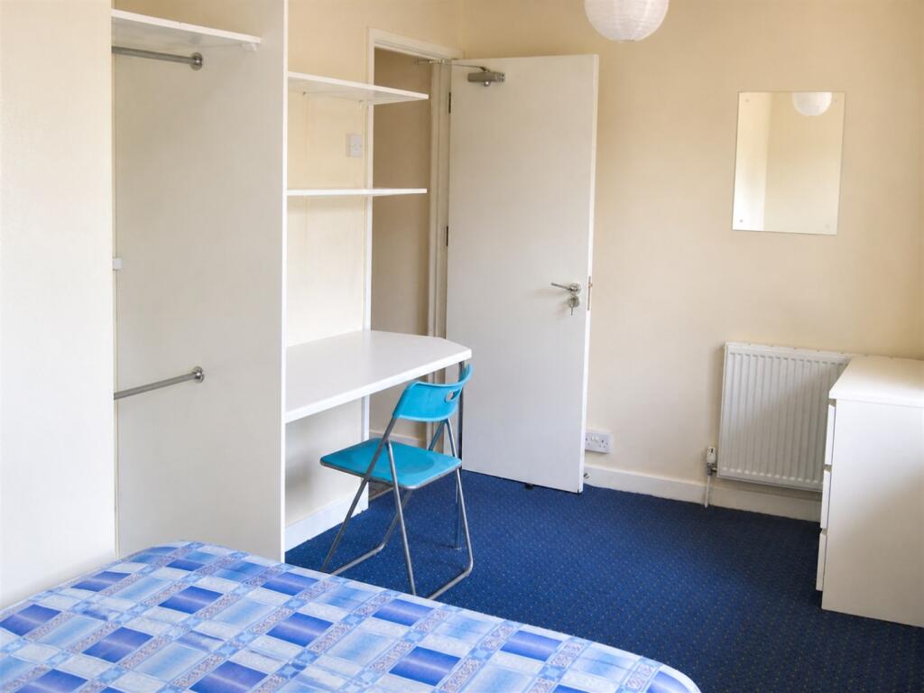 5 bed Detached for rent in Birmingham. From Oakmans Estate Agents - Student Lettings