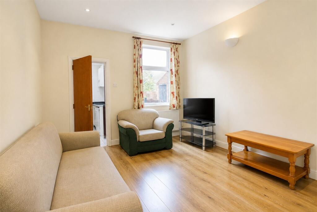 5 bed Detached for rent in Birmingham. From Oakmans Estate Agents - Student Lettings