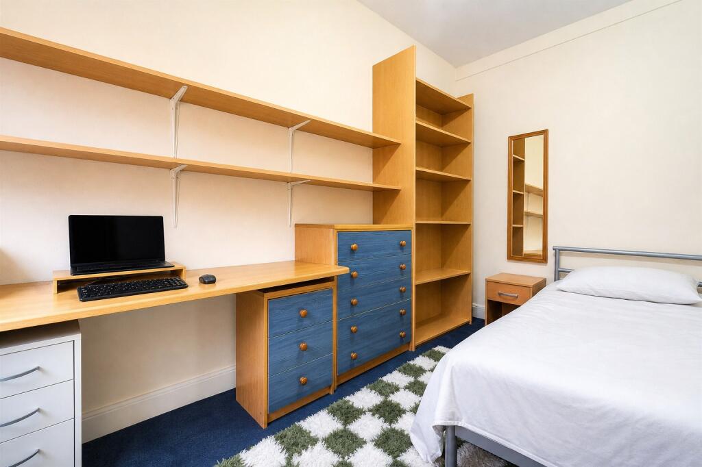 5 bed Detached for rent in Birmingham. From Oakmans Estate Agents - Student Lettings