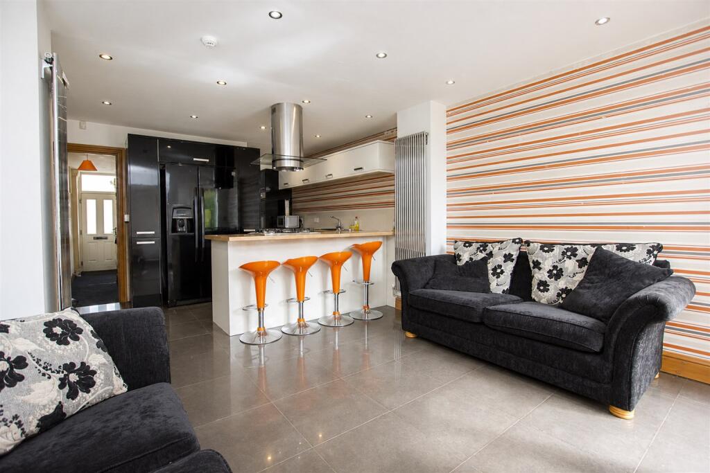 6 bed Detached for rent in Birmingham. From Oakmans Estate Agents - Student Lettings