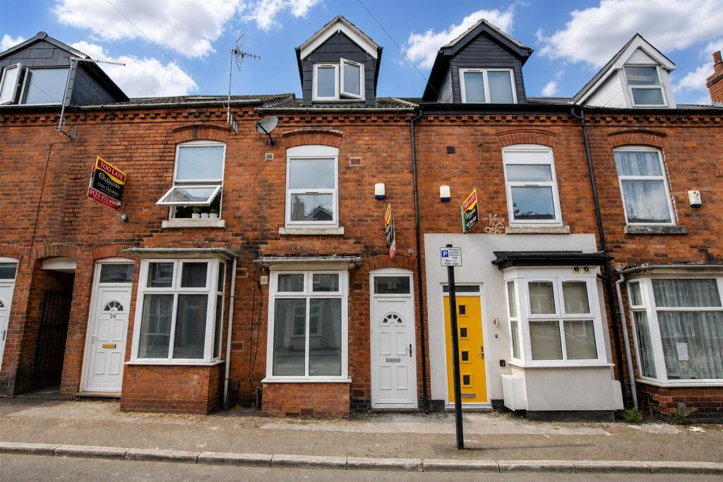 5 bed Detached for rent in Birmingham. From Oakmans Estate Agents - Student Lettings