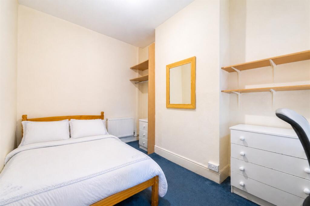 6 bed Detached for rent in Birmingham. From Oakmans Estate Agents - Student Lettings