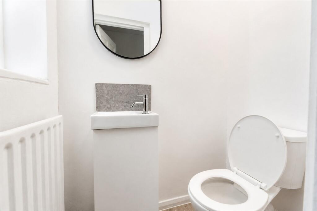 5 bed Detached for rent in Birmingham. From Oakmans Estate Agents - Student Lettings