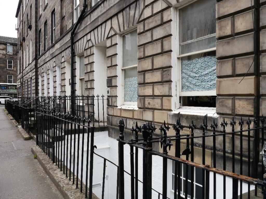 2 bed 1st Floor Flat for rent in Edinburgh. From The Flat Company 2 bed 1st Floor Flat for rent in Edinburgh. From The Flat Company