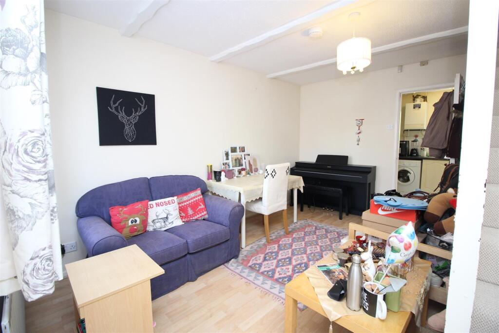 2 bed Mid Terraced House for rent in Newcastle upon Tyne. From Bowson - Jesmond
