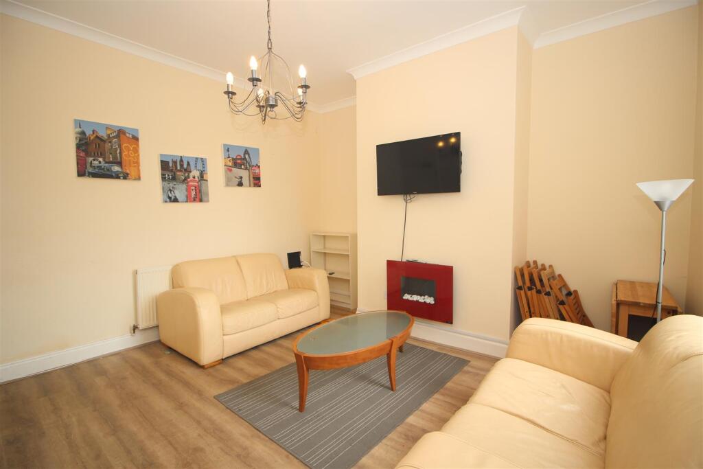 6 bed Mid Terraced House for rent in Newcastle upon Tyne. From Bowson - Jesmond 6 bed Mid Terraced House for rent in Newcastle upon Tyne. From Bowson - Jesmond