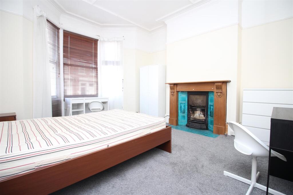 4 bed Mid Terraced House for rent in Newcastle upon Tyne. From Bowson - Jesmond