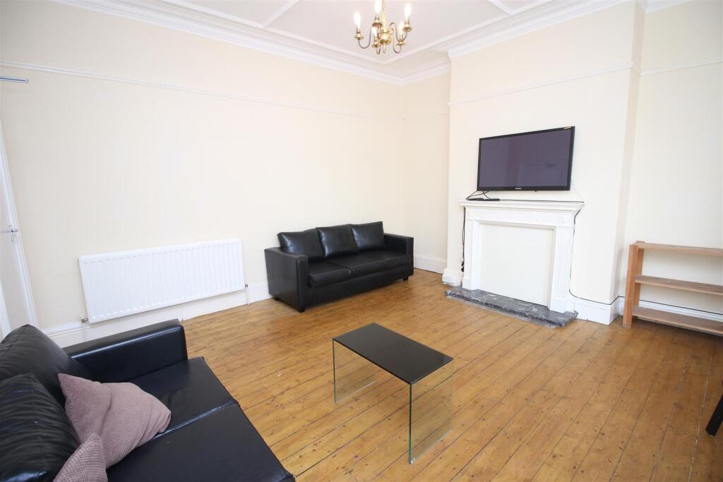 5 bed Mid Terraced House for rent in Newcastle upon Tyne. From Bowson - Jesmond
