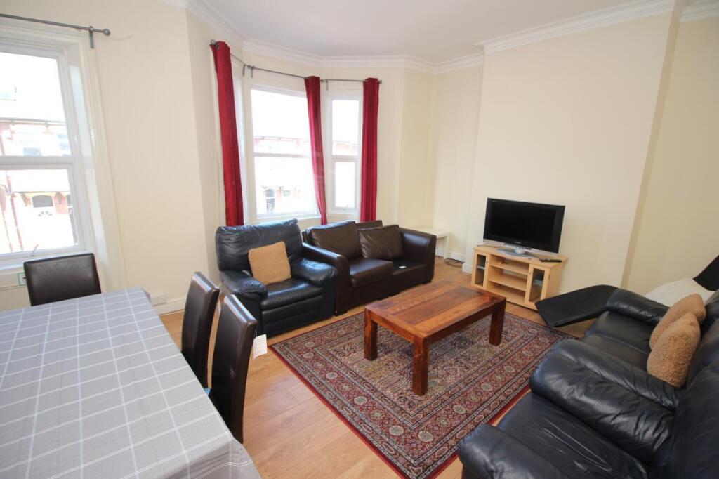 6 bed Mid Terraced House for rent in Newcastle upon Tyne. From Bowson - Jesmond