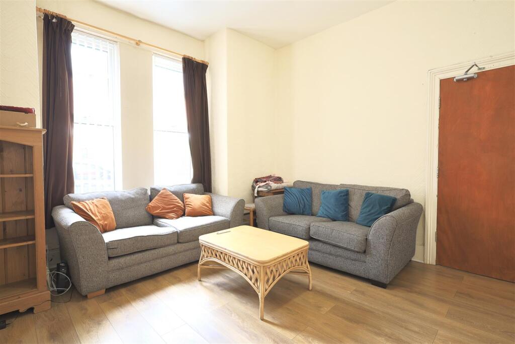4 bed Mid Terraced House for rent in Newcastle upon Tyne. From Bowson - Jesmond