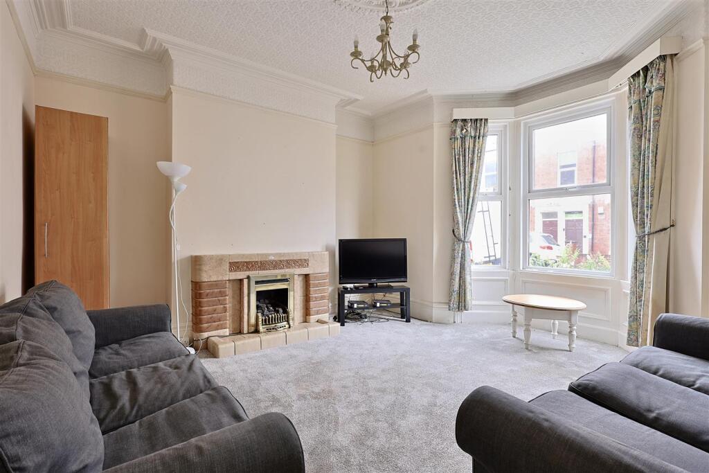 6 bed Mid Terraced House for rent in Newcastle upon Tyne. From Bowson - Jesmond