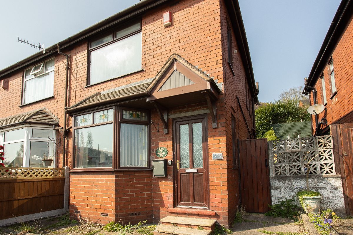 3 bed Mid Terraced House for rent in Hanchurch. From Wards Property Management