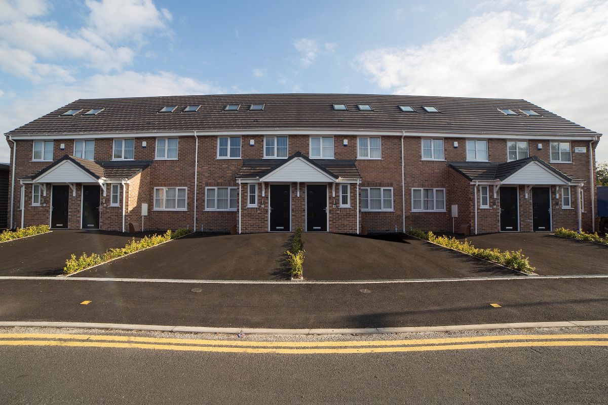 3 bed Mews for rent in Newcastle under Lyme. From Wards Property Management