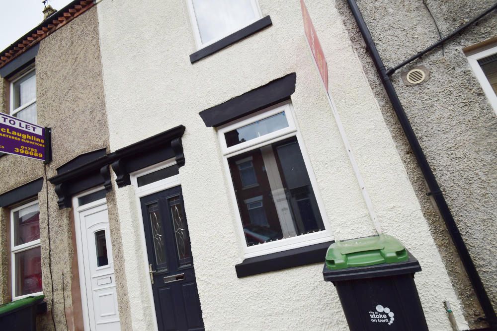 3 bed Mid Terraced House for rent in Stoke-on-Trent. From Wards Property Management