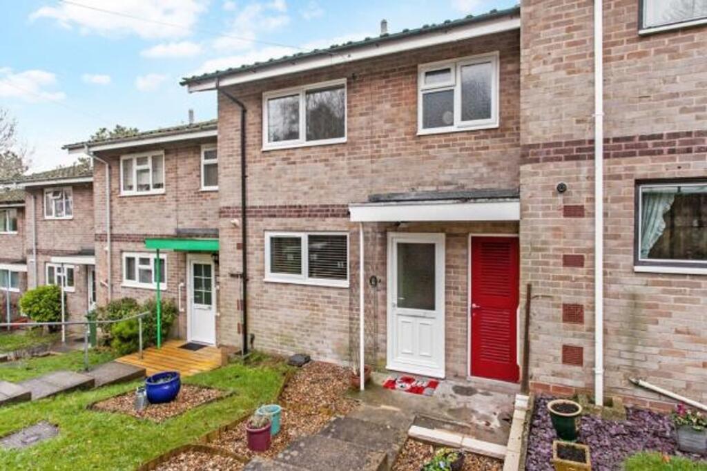 4 bed Mid Terraced House for rent in Winchester. From Dybles - Winchester 4 bed Mid Terraced House for rent in Winchester. From Dybles - Winchester