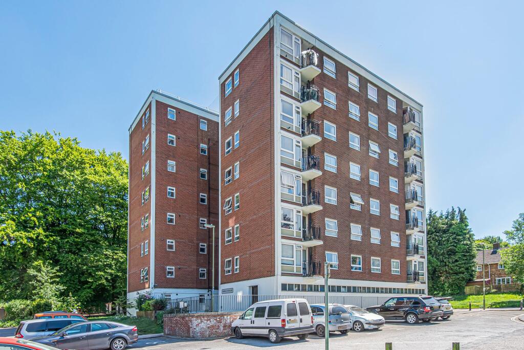 3 bed 1st Floor Flat for rent in Winchester. From Dybles - Winchester