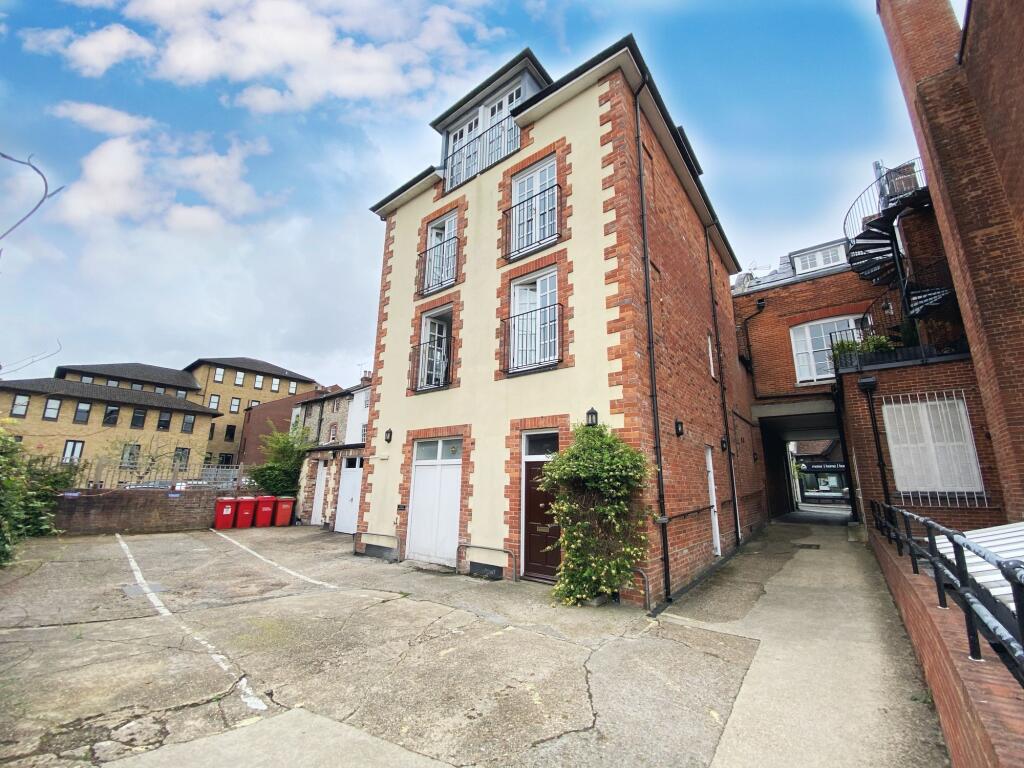 2 bed 1st Floor Flat for rent in Winchester. From Dybles - Winchester