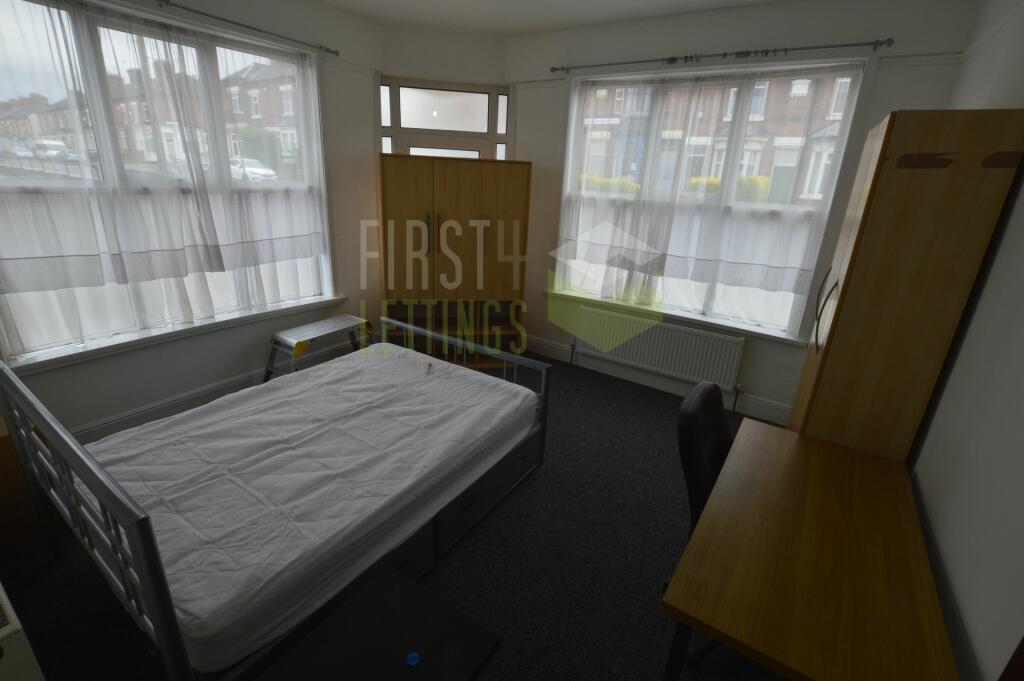 4 bed Mid Terraced House for rent in Stoughton. From First 4 Lettings - Leicester