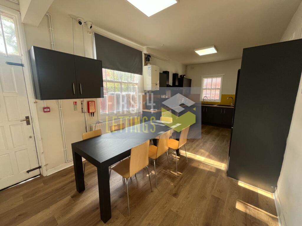 7 bed Detached for rent in Stoughton. From First 4 Lettings - Leicester 7 bed Detached for rent in Stoughton. From First 4 Lettings - Leicester
