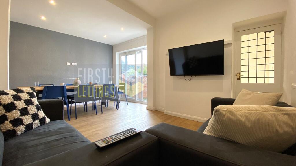 8 bed Detached for rent in Stoughton. From First 4 Lettings - Leicester