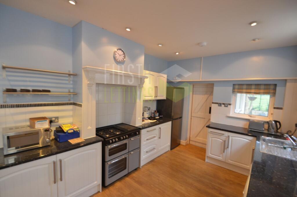 5 bed Mid Terraced House for rent in Leicester Forest East. From First 4 Lettings - Leicester