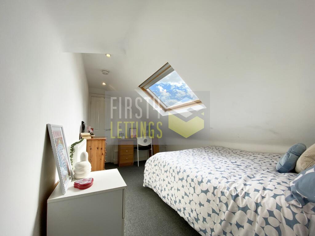 5 bed Mid Terraced House for rent in Stoughton. From First 4 Lettings - Leicester