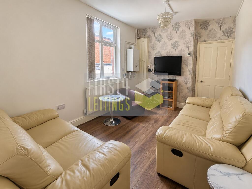 6 bed Mid Terraced House for rent in Stoughton. From First 4 Lettings - Leicester