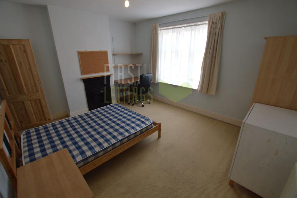 4 bed Mid Terraced House for rent in Stoughton. From First 4 Lettings - Leicester