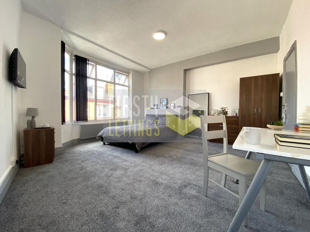 5 bed Mid Terraced House for rent in Stoughton. From First 4 Lettings - Leicester
