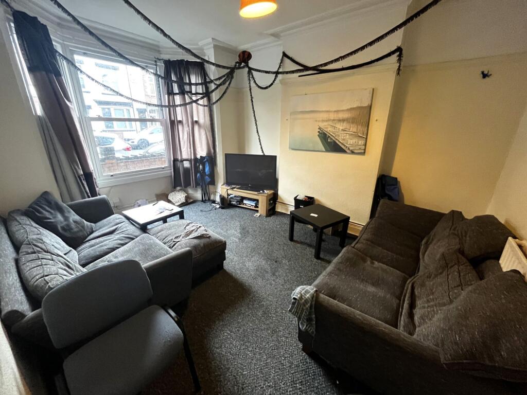 6 bed Mid Terraced House for rent in Leicester Forest East. From First 4 Lettings - Leicester