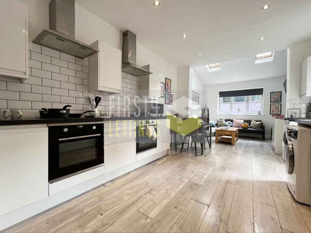 8 bed Mid Terraced House for rent in Stoughton. From First 4 Lettings - Leicester