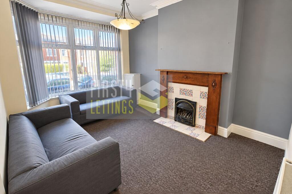 5 bed Mid Terraced House for rent in Stoughton. From First 4 Lettings - Leicester