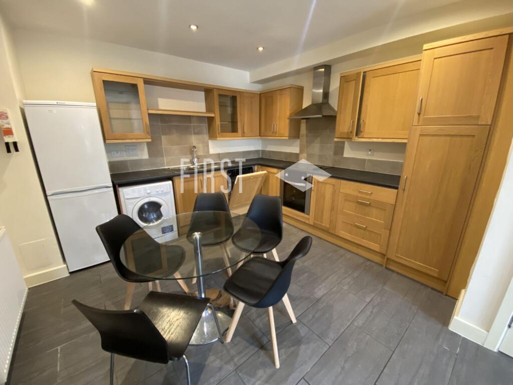 6 bed Semi Detached for rent in Stoughton. From First 4 Lettings - Leicester