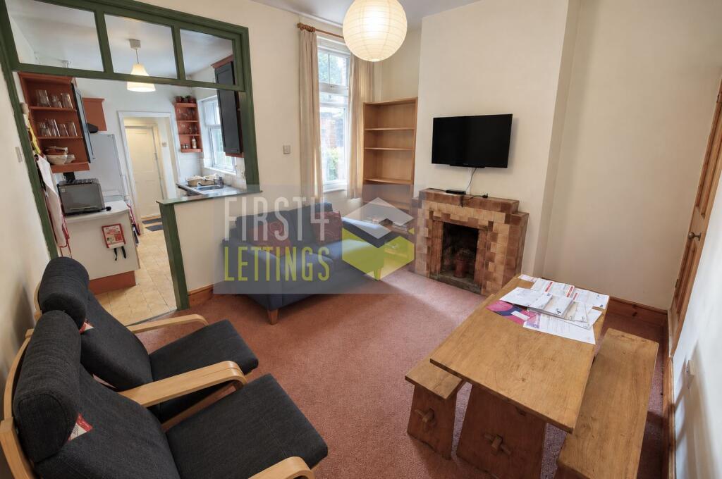 3 bed Mid Terraced House for rent in Stoughton. From First 4 Lettings - Leicester