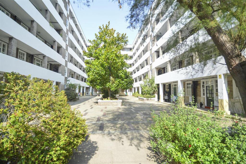 3 bed 1st Floor Flat for rent in London. From Hunters - West Hampstead 3 bed 1st Floor Flat for rent in London. From Hunters - West Hampstead
