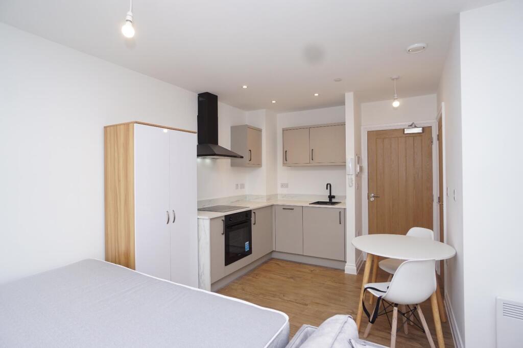 4 bed Studio for rent in . From Hunters - Sheffield Crookes