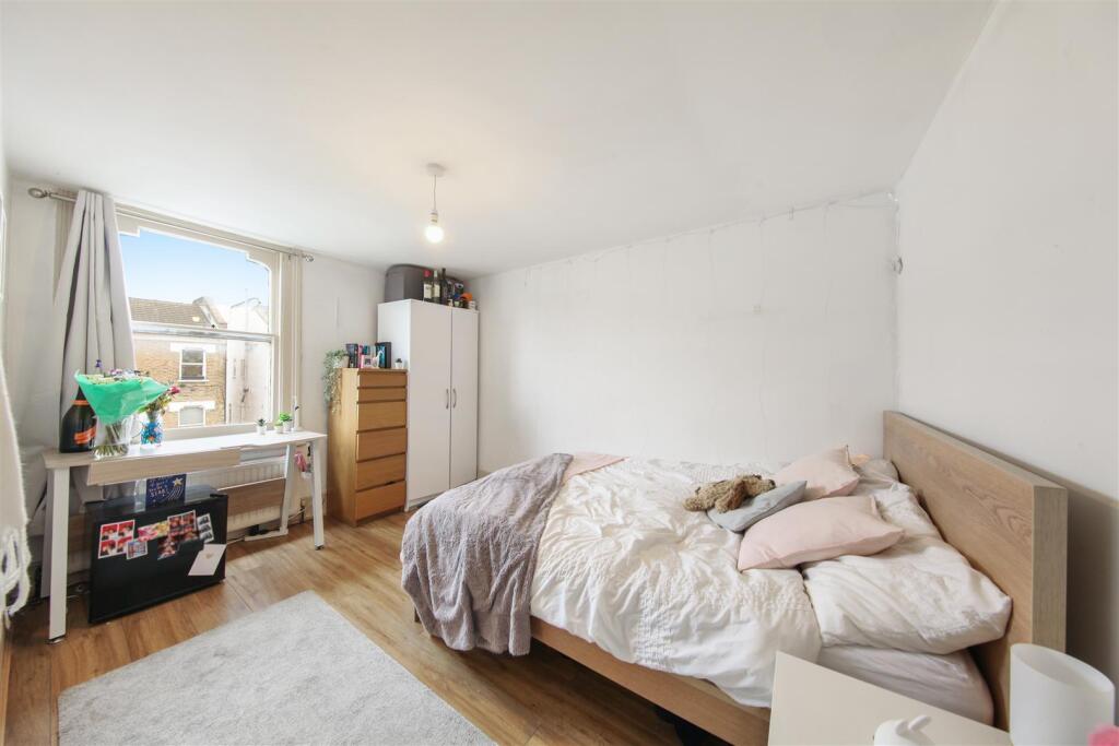 3 bed 1st Floor Flat for rent in Hammersmith. From LDB - London
