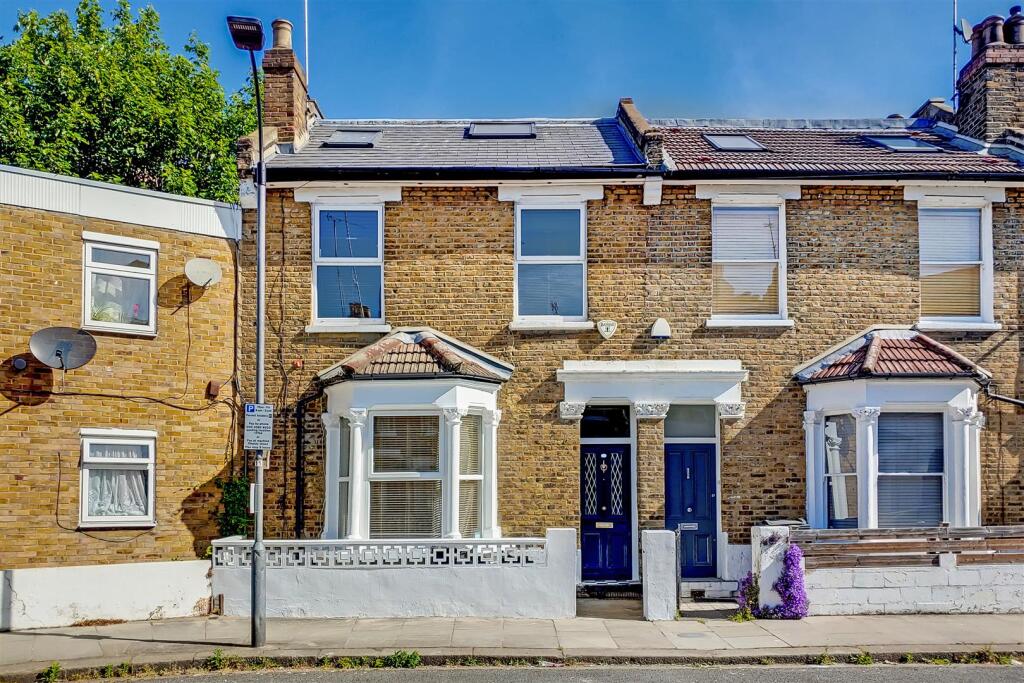 4 bed Mid Terraced House for rent in Hammersmith. From LDB - London
