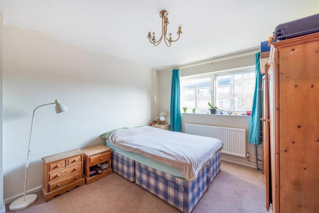4 bed Mid Terraced House for rent in London. From LDB - London