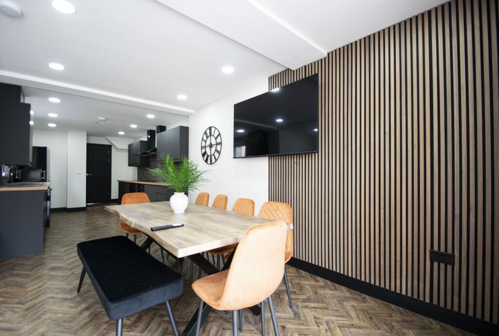 8 bed Detached for rent in Cardiff. From 2 Let 2 - Cardiff