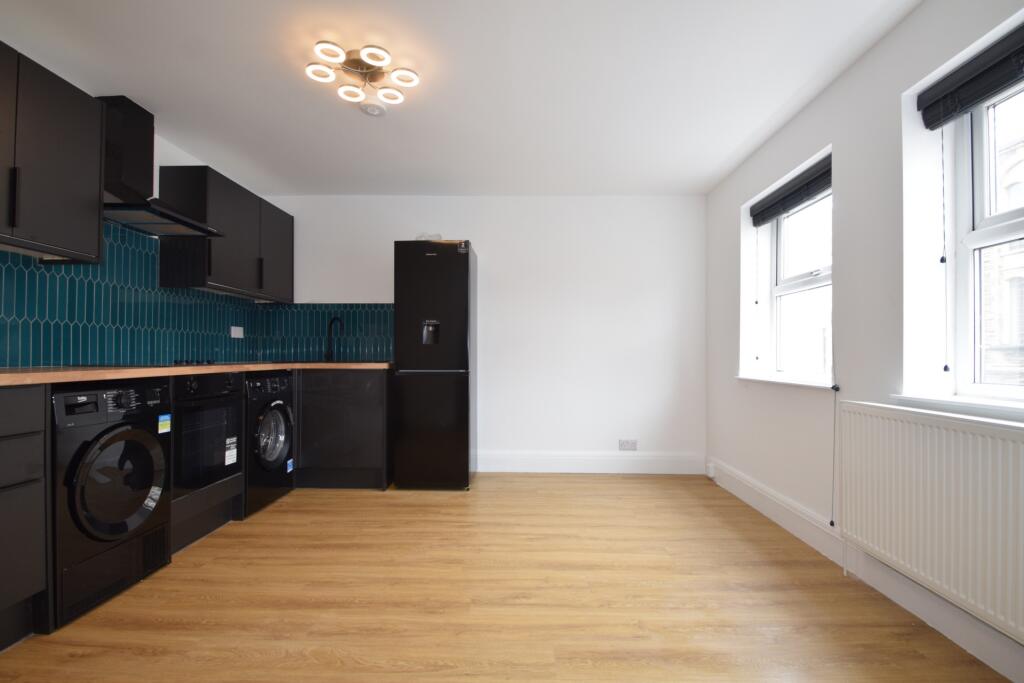 2 bed 1st Floor Flat for rent in Cardiff. From 2 Let 2 - Cardiff