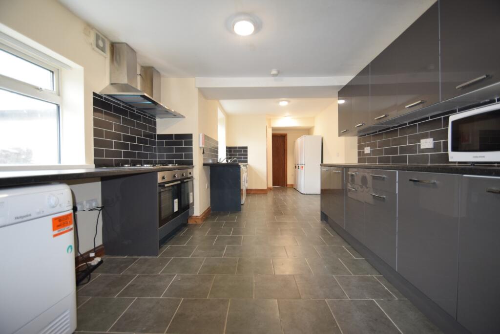 9 bed Detached for rent in Cardiff. From 2 Let 2 - Cardiff