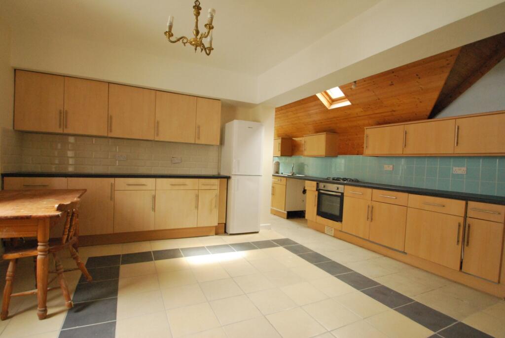 6 bed Detached for rent in Cardiff. From 2 Let 2 - Cardiff