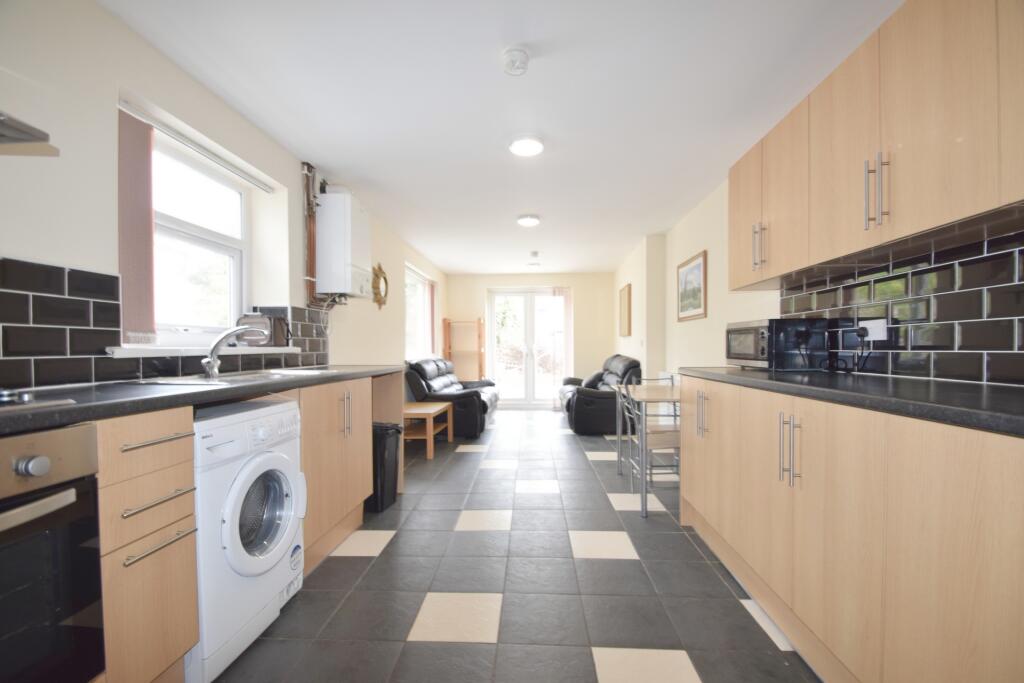 6 bed Detached for rent in Cardiff. From 2 Let 2 - Cardiff